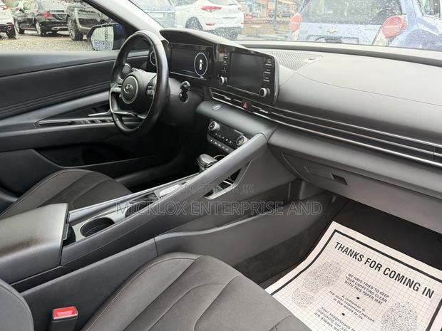 Hyundai Elantra Limited 2021 Blue