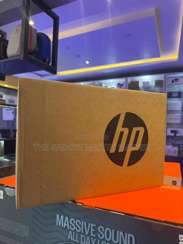 New Laptop HP EliteBook X360 1040 G9 8GB Intel Core I5 SSD 512GB