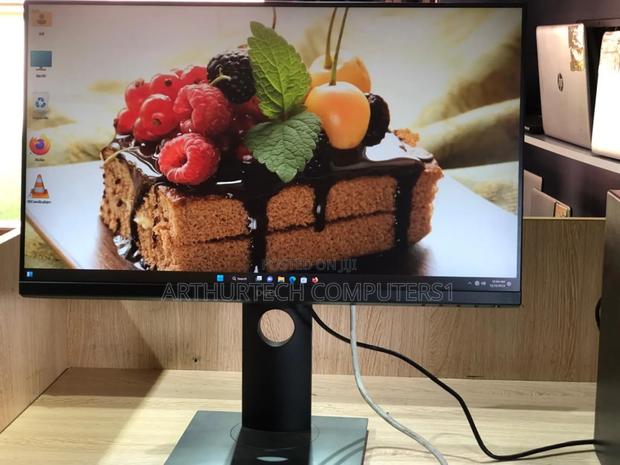Dell Edgeless Monitor photo 3