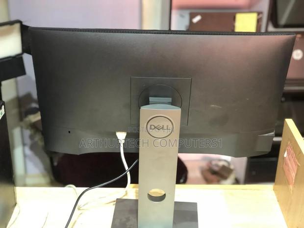Dell Edgeless Monitor photo 4