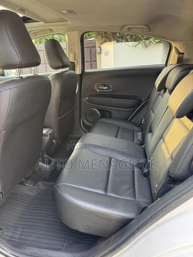 Honda HR-V 4dr SUV (1.5L 4cyl CVT) 2016 White