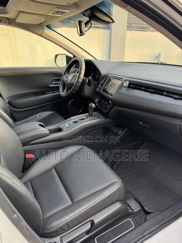 Honda HR-V 4dr SUV (1.5L 4cyl CVT) 2016 White