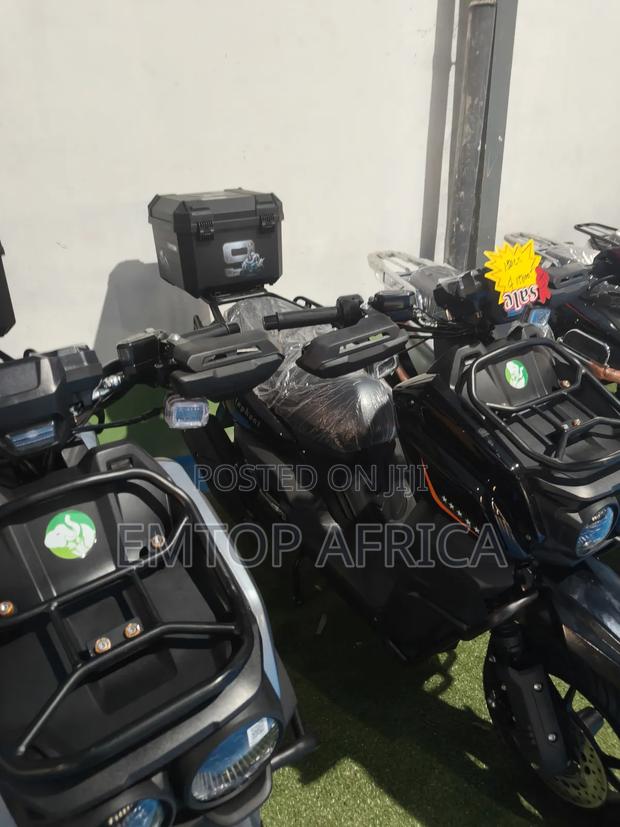 New Motorcycle 2025 Black photo 3