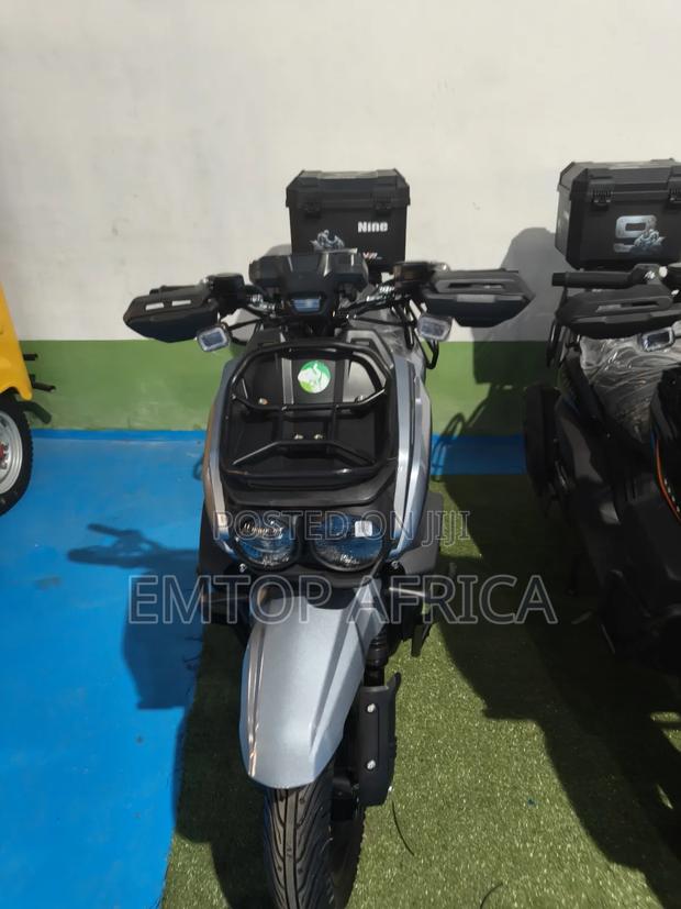 New Motorcycle 2025 Black photo 2