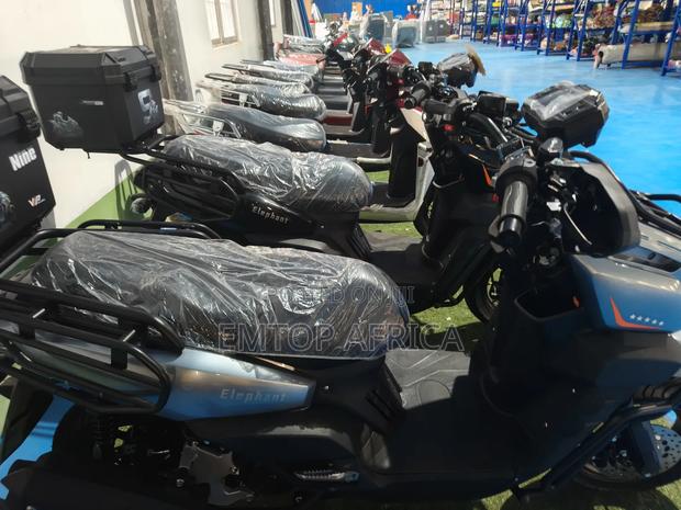 New Motorcycle 2025 Black photo 4