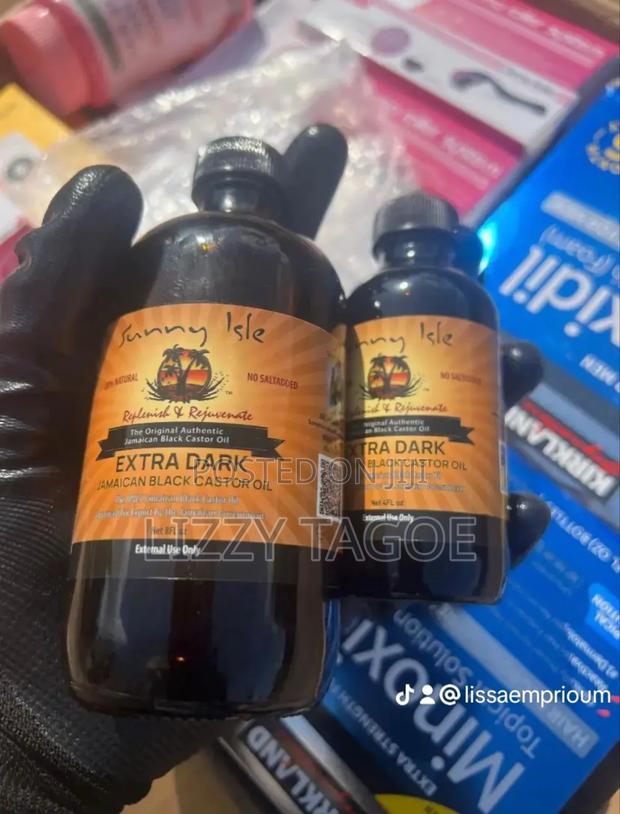 Castor Oil for Hair Treatment · Photo 2