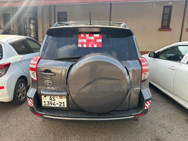 Toyota RAV4 2010 Silver