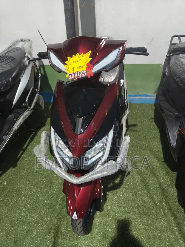 New Motorcycle 2025 Silver photo 4