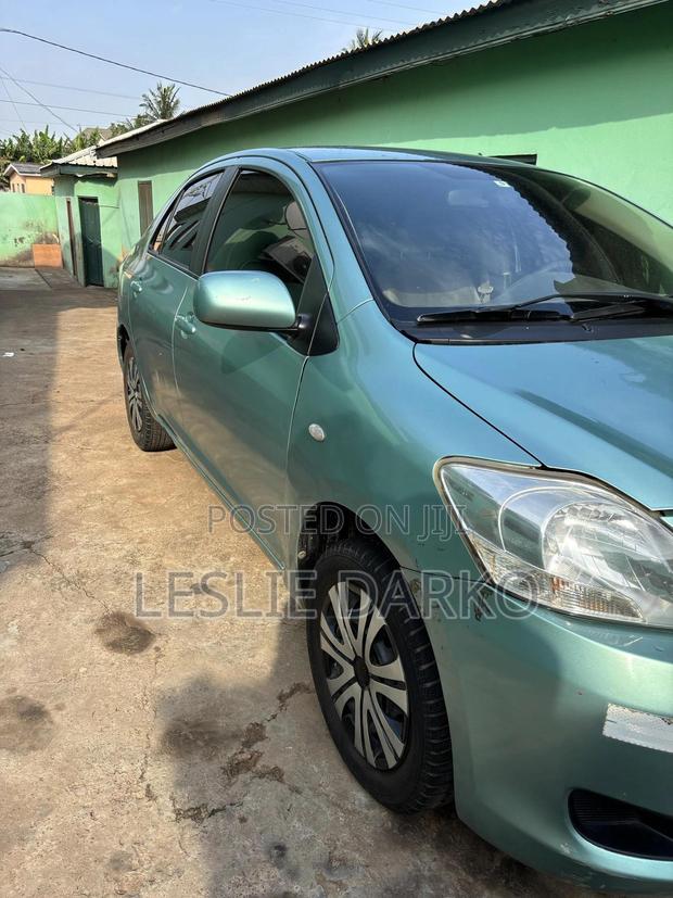 Toyota Belta 2012 Green