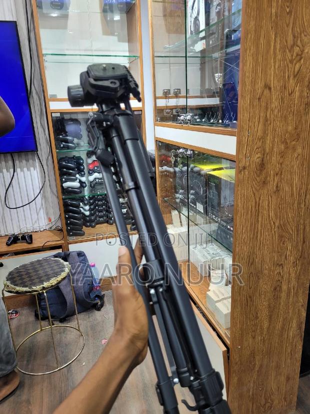 Tripod Stand for Sale photo 4