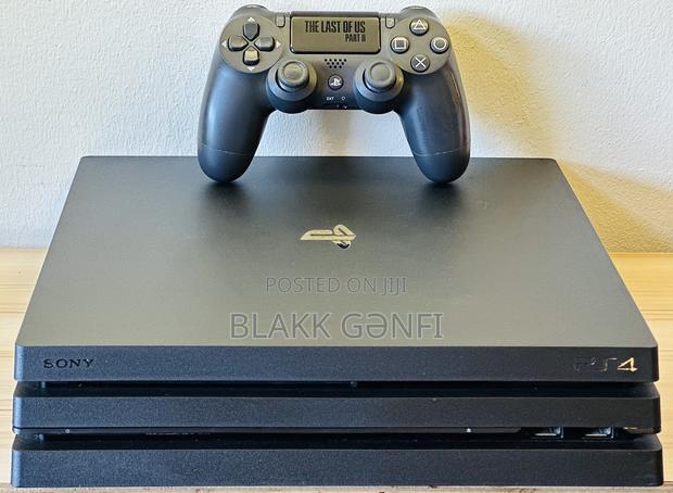 Sony Ps4 Pro 1tb + Last Of Us Controller