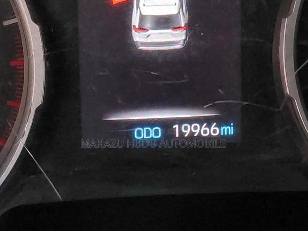 Toyota RAV4 XLE 2022 White