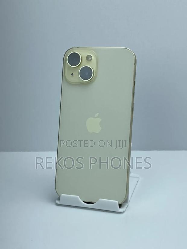 New Apple iPhone 15 256 GB Yellow photo 4
