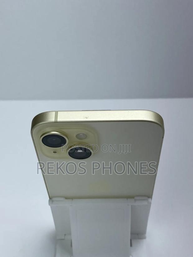 New Apple iPhone 15 256 GB Yellow photo 5