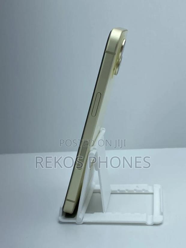 New Apple iPhone 15 256 GB Yellow photo 8