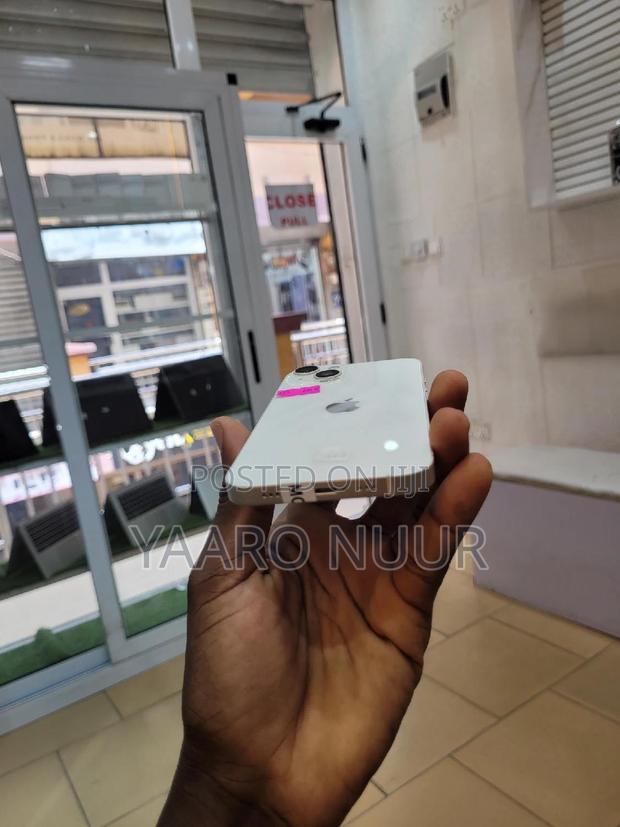 Apple iPhone 13 128 GB White photo 2