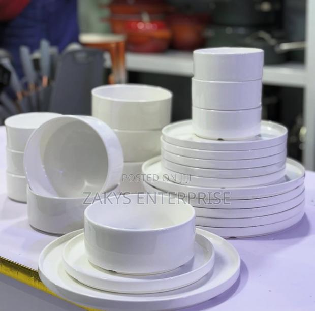 Lux Round Dinnerware Set 24pcs photo 2