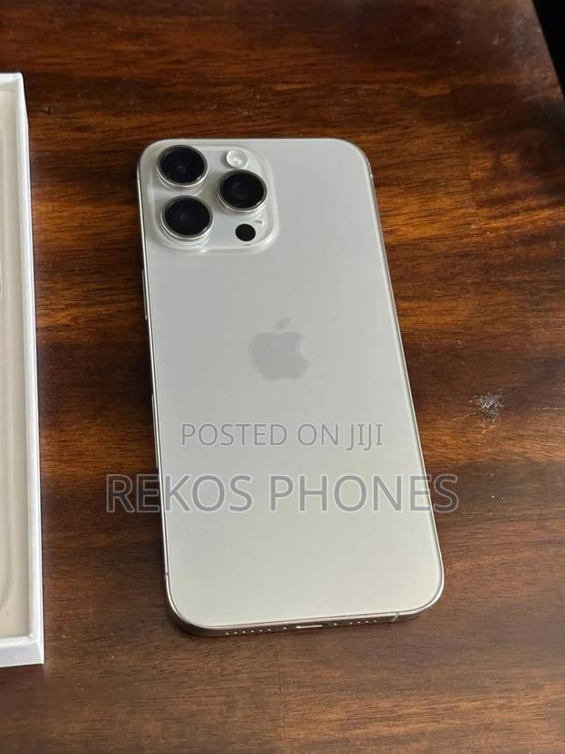New Apple iPhone 15 Pro Max 512 GB White photo 4