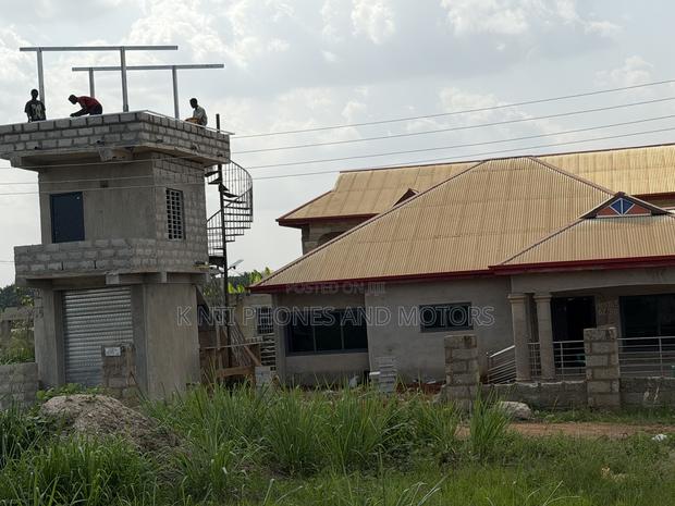 7bdrm Block of Flats in Tech Apromase, Kumasi Metropolitan for sale photo 10