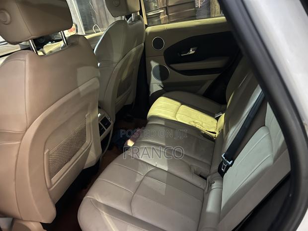 Land Rover Range Rover Evoque HSE 4x4 5-Door 2018 White