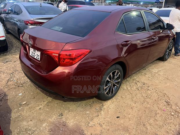 Toyota Corolla LE ECO w/Package 1 4dr Sedan (1.8L 4cyl CVT) 2017 Red