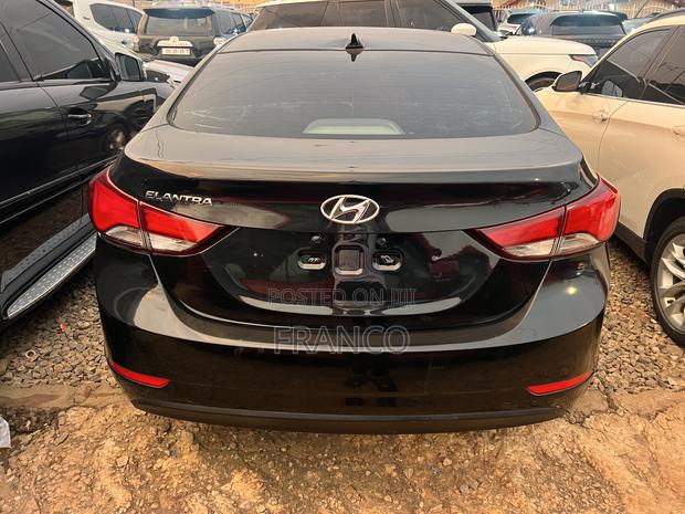 Hyundai Elantra SE Sedan FWD (1.8L 4cyl 6M) 2016 Black