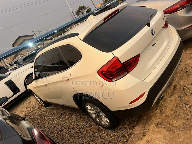 BMW X1 xDrive28i 4dr SUV AWD (2.0L 4cyl Turbo 8A) 2015 White