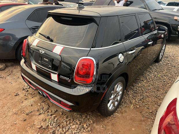 Mini Cooper 2018 Black