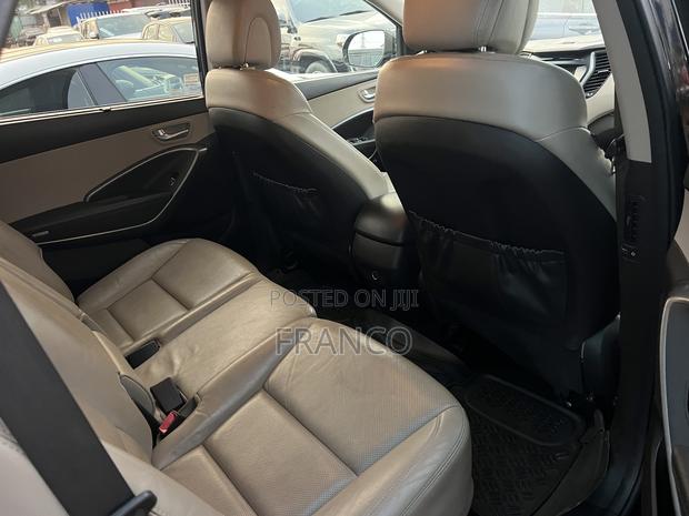 Hyundai Santa Fe SE Ultimate FWD 2017 Black