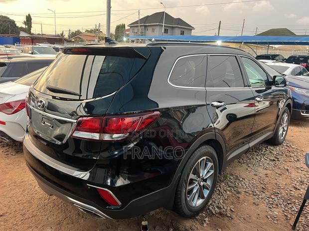 Hyundai Santa Fe SE Ultimate FWD 2017 Black