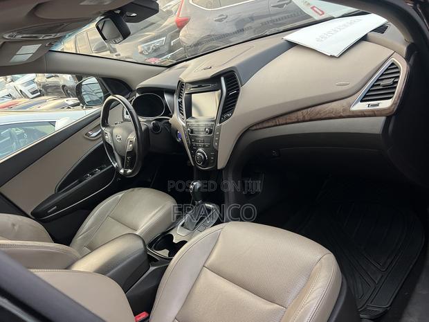 Hyundai Santa Fe SE Ultimate FWD 2017 Black