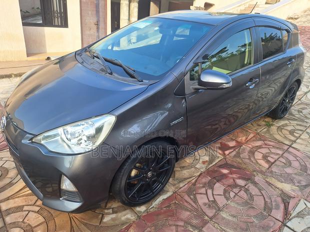 Toyota Aqua 2015 Gray