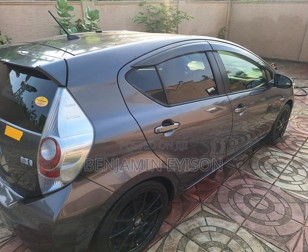 Toyota Aqua 2015 Gray