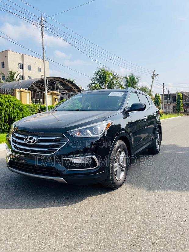 Hyundai Santa Fe SE AWD 2017 Black photo 2