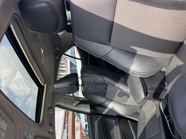 Toyota Corolla 2016 Black photo 4