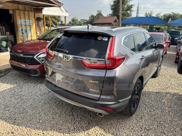 Honda CR-V Touring AWD 2018 Gray photo 4