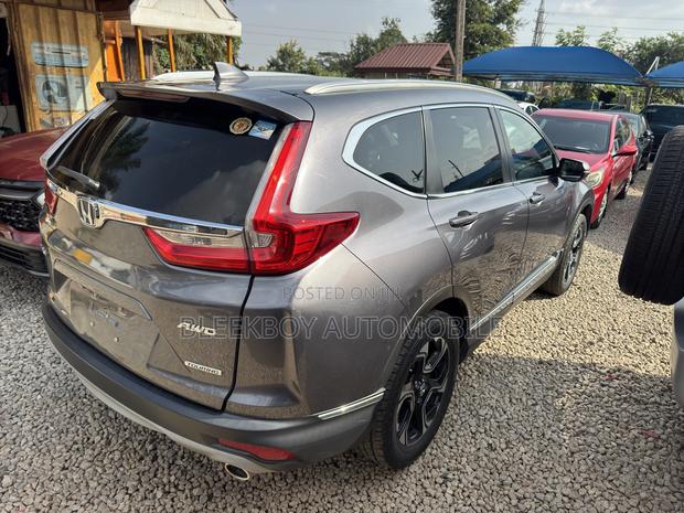 Honda CR-V Touring AWD 2018 Gray photo 3