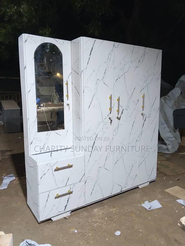 Marble Dresser/Wardrobe · Photo 2