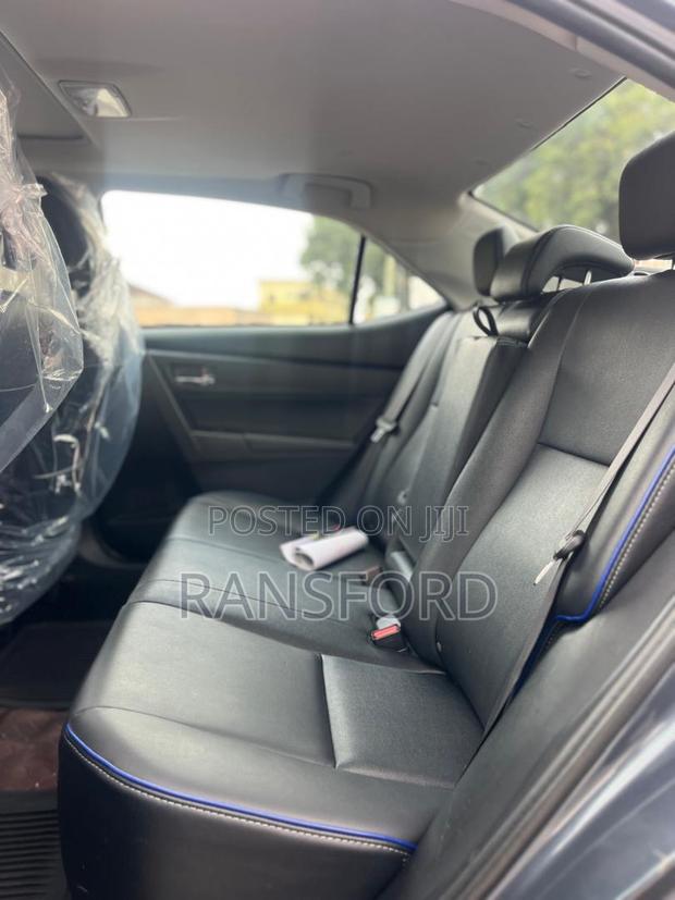 Toyota Corolla XSE (1.8L 4cyl 2A) 2018 Gray