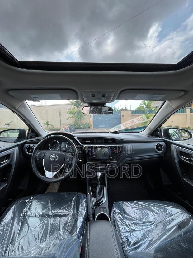 Toyota Corolla XSE (1.8L 4cyl 2A) 2018 Gray