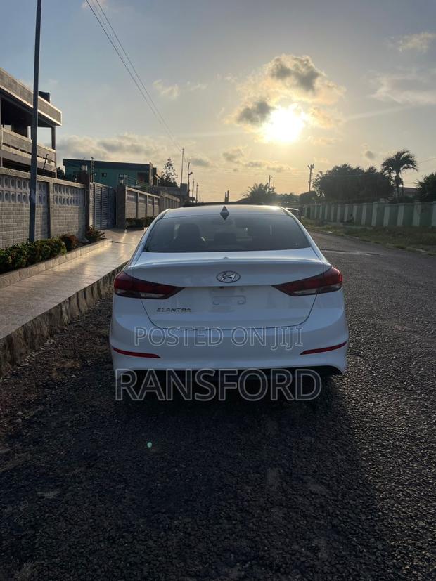 Hyundai Elantra Limited 2018 White