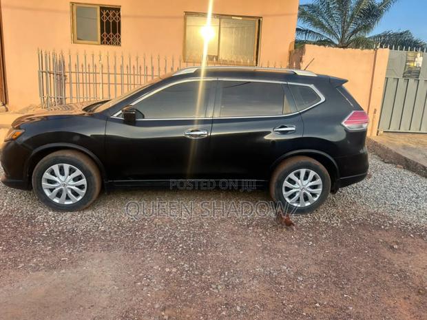 Nissan Rogue 2016 Black photo 2