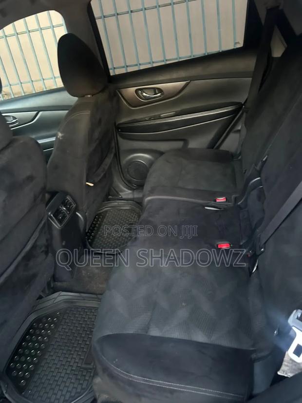 Nissan Rogue 2016 Black photo 3