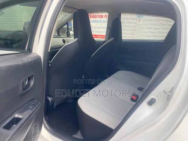 Toyota Vitz 1.3 AWD 5dr 2014 White