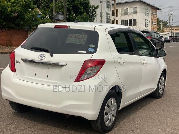 Toyota Vitz 1.3 AWD 5dr 2014 White