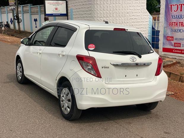 Toyota Vitz 1.3 AWD 5dr 2014 White