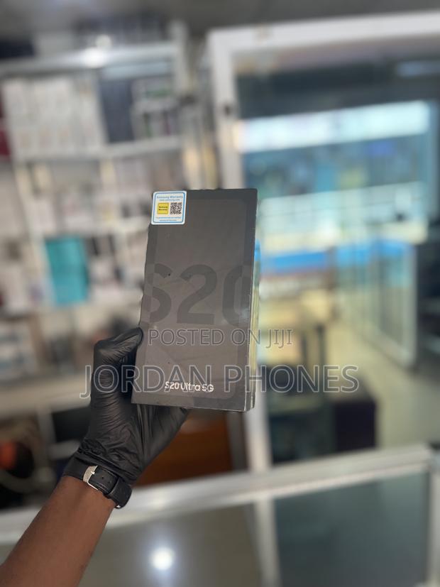 New Samsung Galaxy S20 Ultra 5G 128 GB Gray · Photo 4