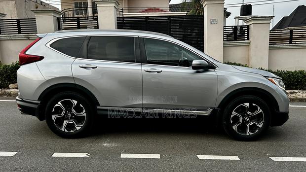 Honda CR-V Touring AWD 2019 Silver photo 5