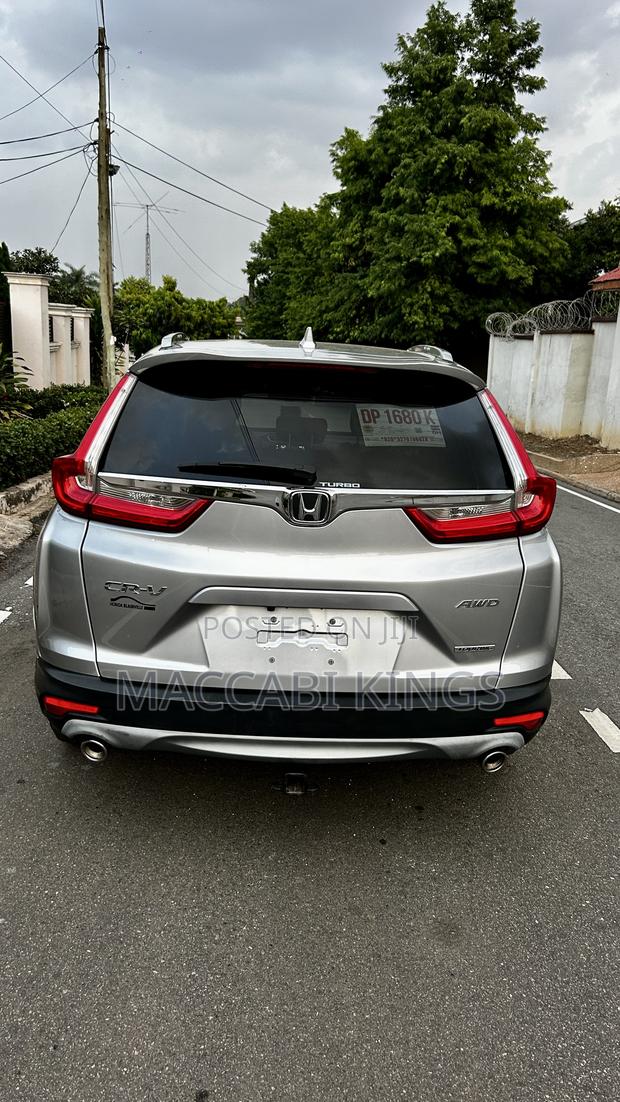 Honda CR-V Touring AWD 2019 Silver photo 3