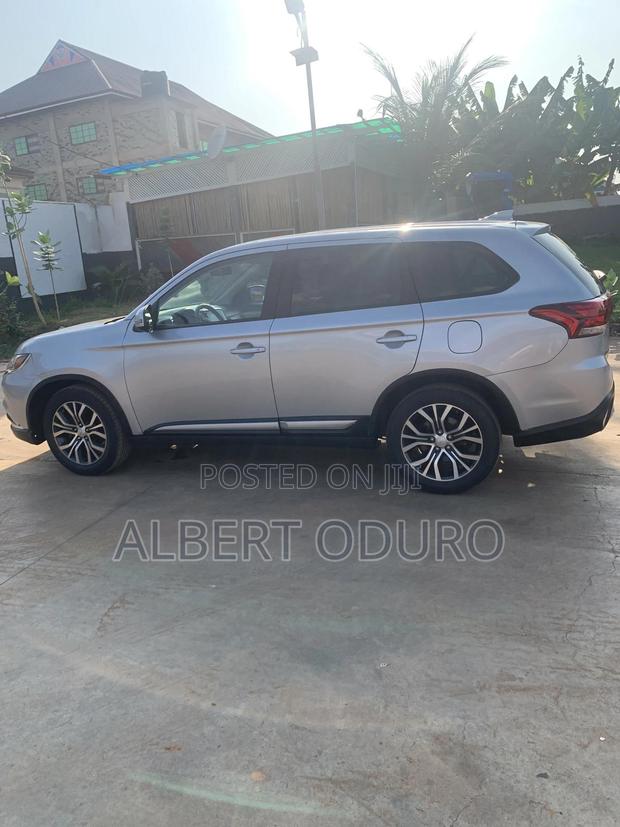 Mitsubishi Outlander SE FWD 2017 Silver